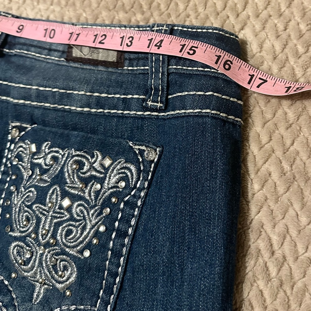 Earl Jeans Cut Off Shorts - Picture 5 of 6